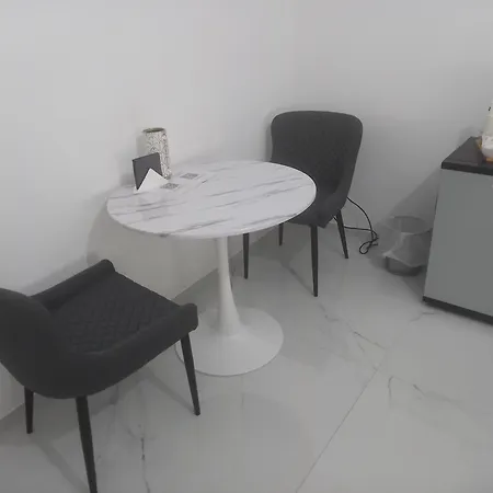 Beb La Perla فندق مبيت وإفطار *